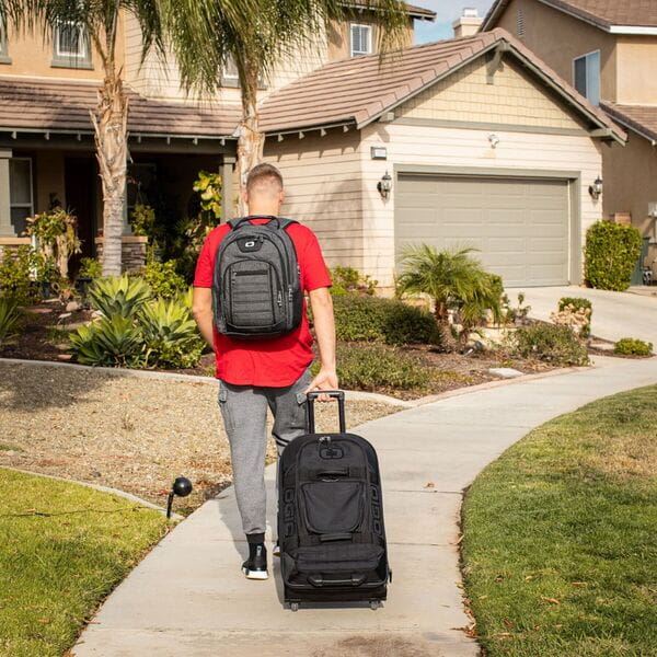 OGIO ONU 22 Wheeled Carry On Travel Bag Black 46 Litre