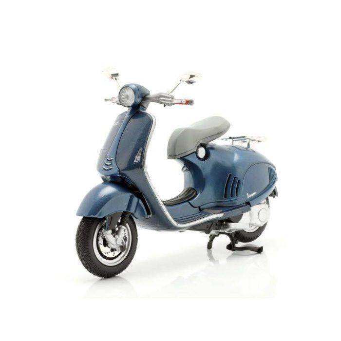 Vespa 946 Blue 1:12 Scale Model Toy